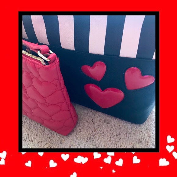 Betsey Johnson 2 in 1 Striped Heart Large Tote ❤️ - Picture 7 of 8